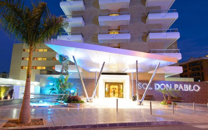 Ingang hotel Sol Don Pablo in Torremolinos
