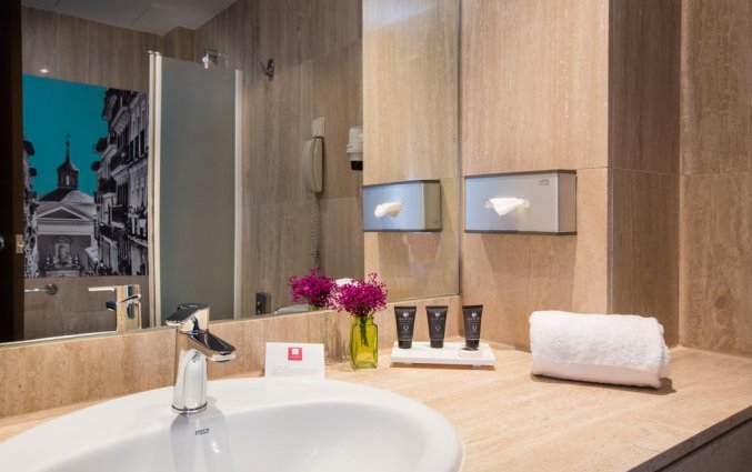 Leonardo Boutique Hotel - Badkamer