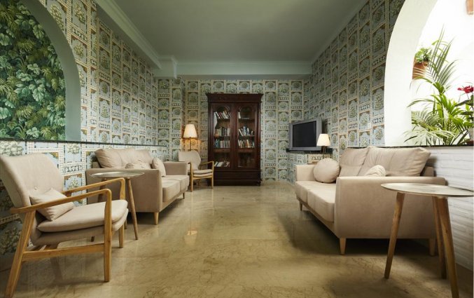 Lounge van hotel Villa Flamenca in Nerja