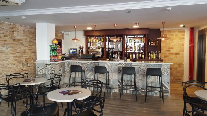Bar van hotel Queens by Mc - Only Adults in Alicante