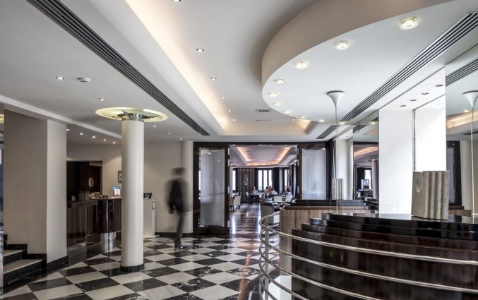 Receptie van hotel Room Mate Larios in Malaga