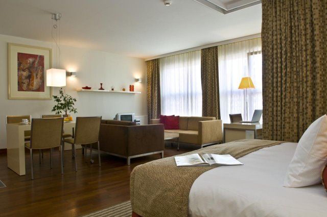 Studio's Mamaison Residence Diana