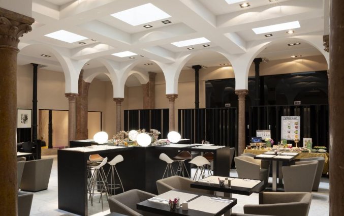 Ontbijtzaal van hotel Petit Palace Plaza Malaga