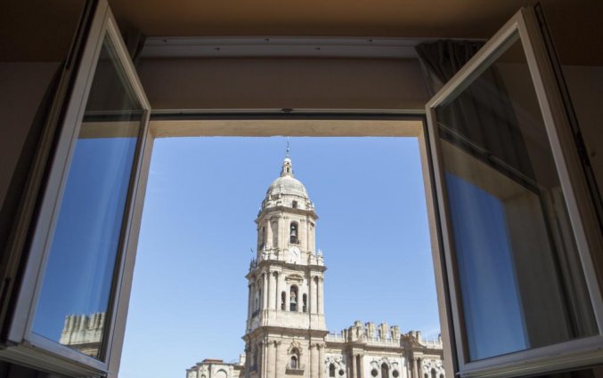Uitzicht op de kathedraal vanaf een kamer in hotel Petit Palace Plaza Malaga