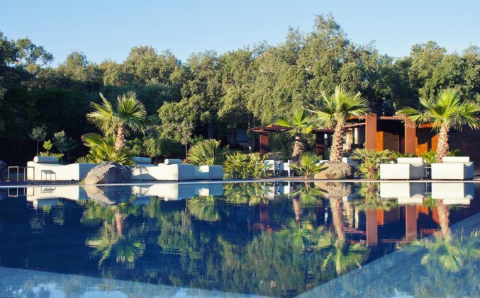 Zwembad van Vallegrande Nature Resort