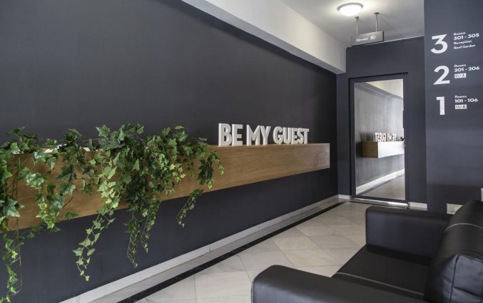 Entree van Hotel Be My Guest Athens