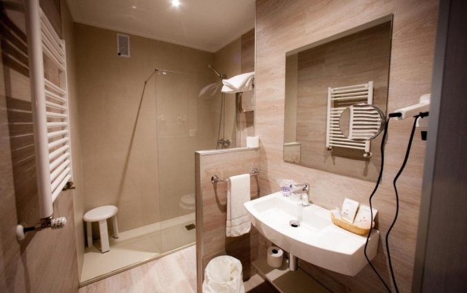 Badkamer van Hotel Sirimiri in Bilbao