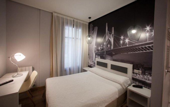 Tweepersoonskamer van Hotel Sirimiri in Bilbao