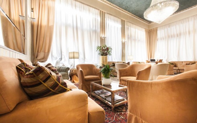 Lounge van hotel San Luca Vera