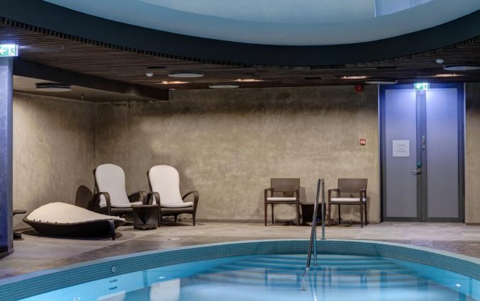 Zwembad van hotel Palace Tallinn