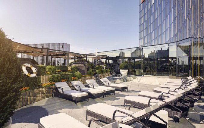 Terras van hotel Hilton Tallinn Park Tallinn