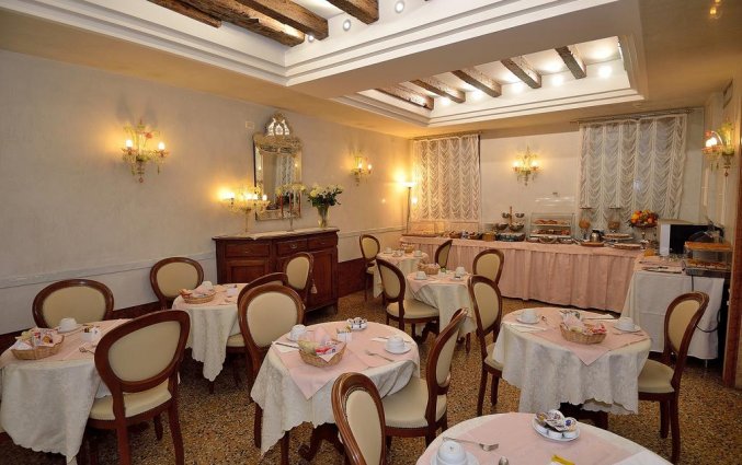 Ontbijtzaal van Hotel Da Bruno in Venetie