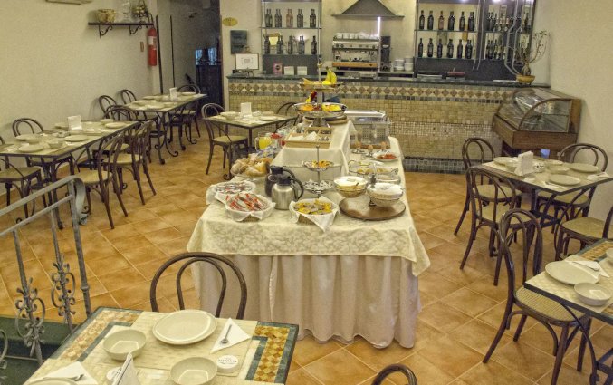 Ontbijtzaal van Hotel Neapolis in Napels