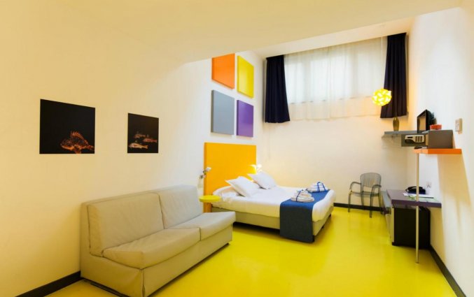 Ruime kamer bij Correra Napels