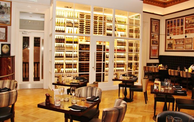 Restaurant met bar van Hotel Indigo Edinburgh Princess Street