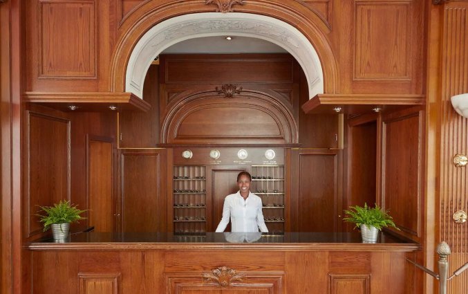 Receptie van hotel Living Hotel Berlin Mitte