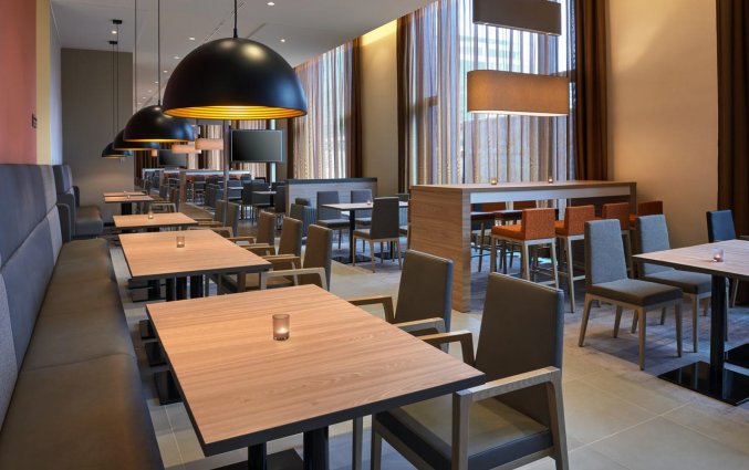 Bar van Hotel Hampton Inn Berlin City Centre Alexanderplatz in Berlijn