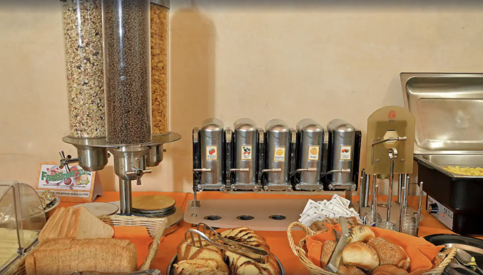 Eetkamer in hotel Porta Faenza