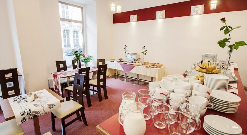 Ontbijtzaal van aparthotel Yarden in Krakau