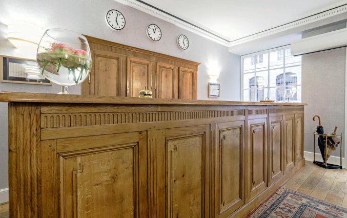 Receptie van Hotel Majestic in Bordeaux