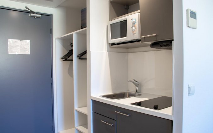 Kitchenette van aparthotel Victoria Garden in Bordeaux
