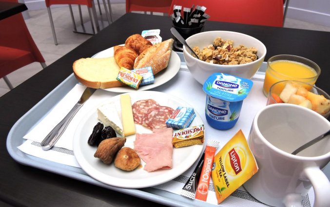 Ontbijtbuffet van aparthotel Victoria Garden in Bordeaux