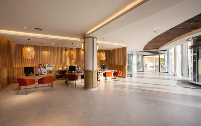 Lounge van Corallium Dunamar by Lopesan op Gran Canaria