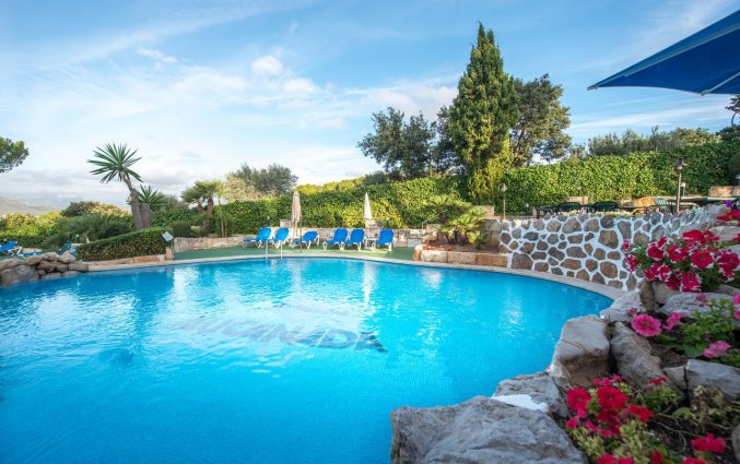 Zwembad van Aparthotel Ona Aucanada op Mallorca