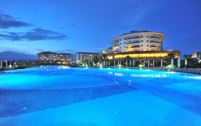 Buitenzwembad van Resort en Spa Seaden Sea World in Side