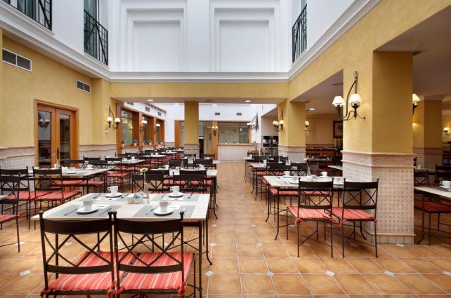 Ontbijtzaal van hotel Eurostars Regina in Sevilla