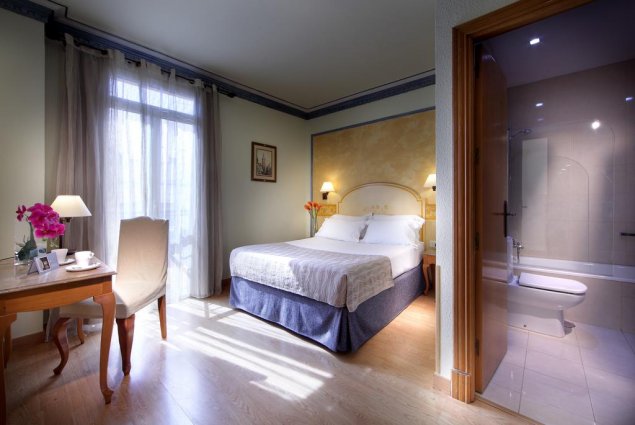 Tweepersoonskamer van hotel Eurostars Regina in Sevilla