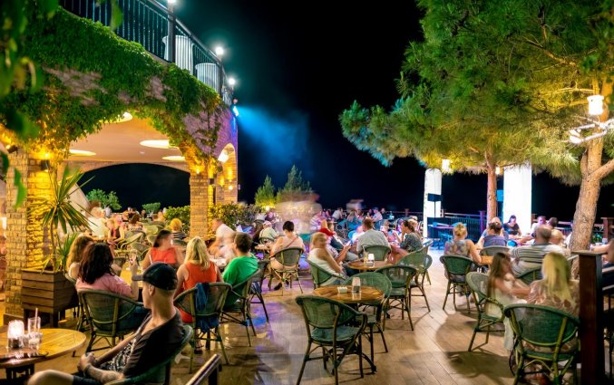Terras van Hotel Utopia World in Alanya