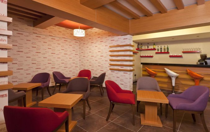 Bar en lounge van Hotel Monart City in Alanya