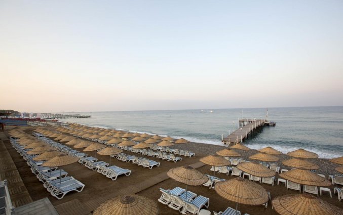 Strand van Hotel Kirman Sidera Luxury & Spa in Alanya