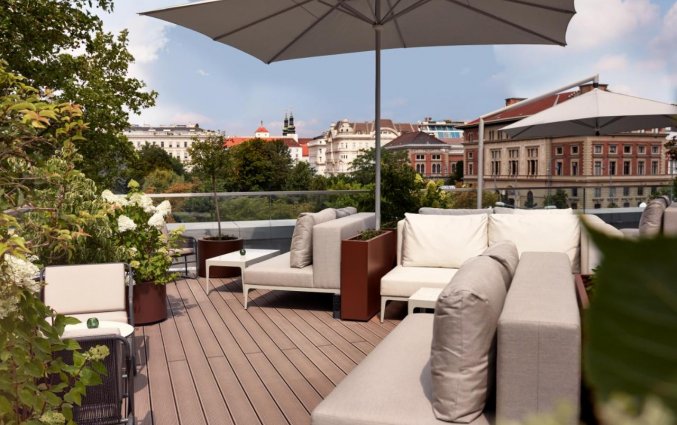 Terras van Hilton Vienna Park Wenen