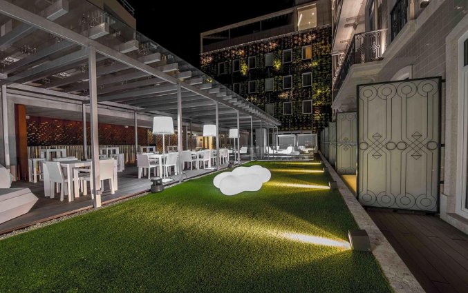 Terras bij Bessahotel Liberdade