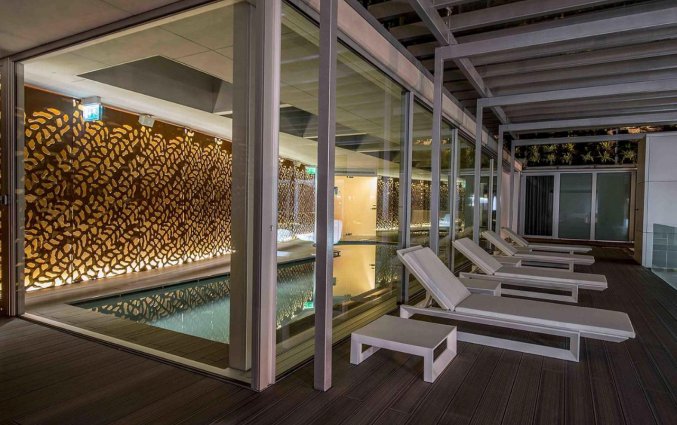 Zwembad bij Bessahotel Liberdade