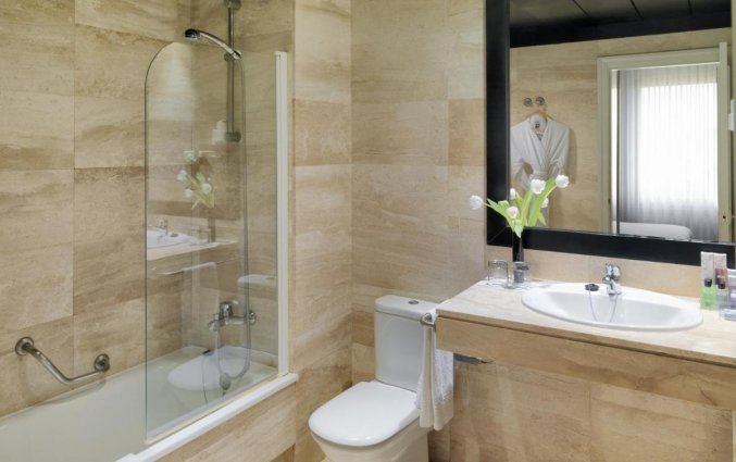 Badkamer bij Boutique Hotel H10 Montcada