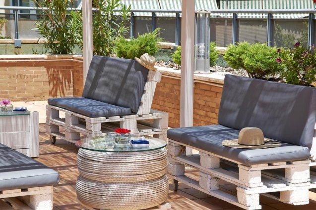 Terras van hotel NH las Artes in Valencia