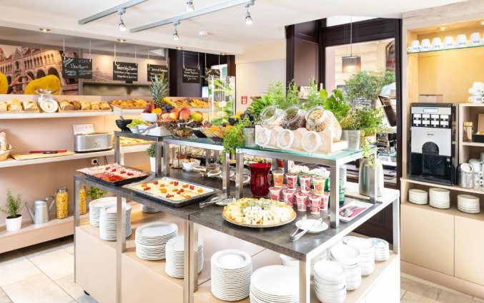 Ontbijtbuffet van The Three Corners Hotel Art Budapest
