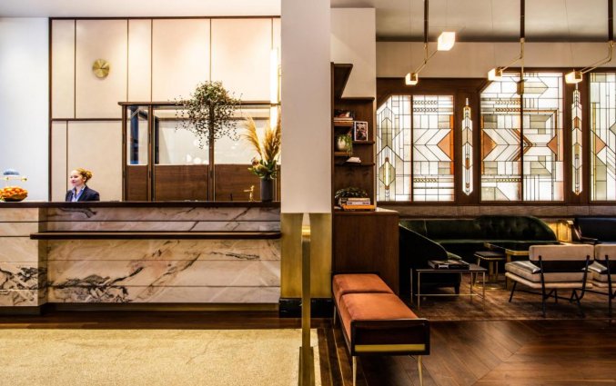 Receptie van hotel Evelyn