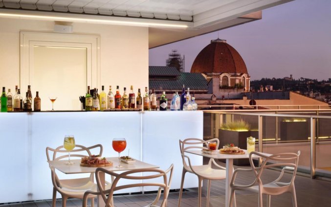 Poolbar van Hotel Glance in Florence