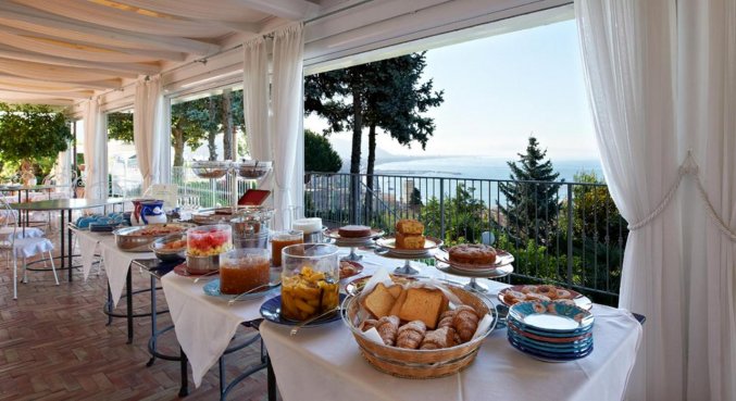 Buffet Hotel Villa Poseidon Boutique