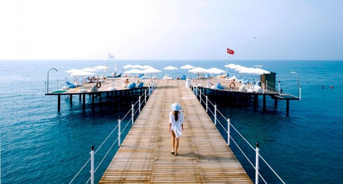 Pier Miracle Resort