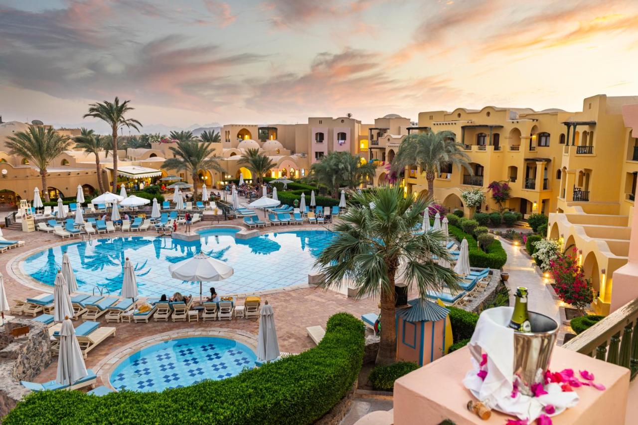 three Corners Rihanna resort zwembad