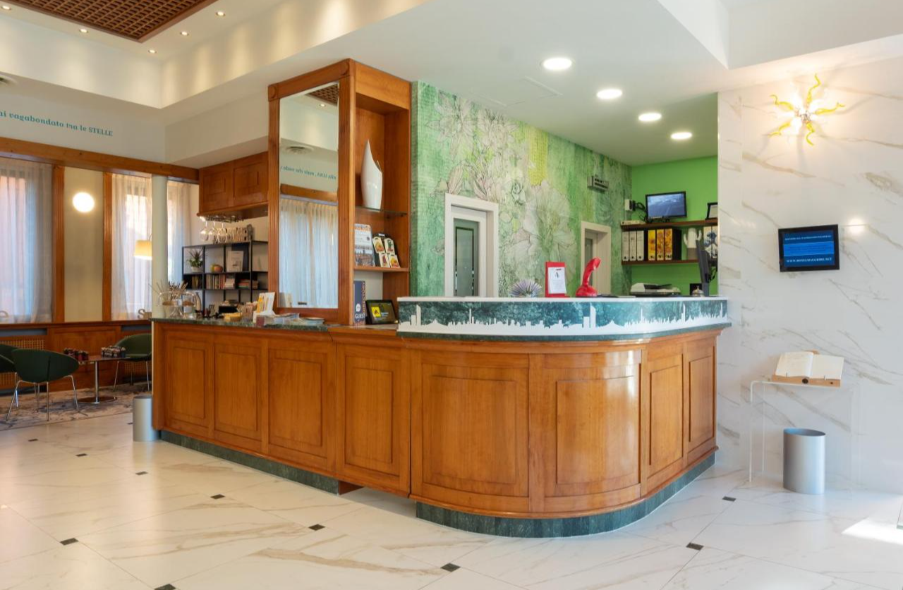 Receptie van Hotel Maggiore Bologna