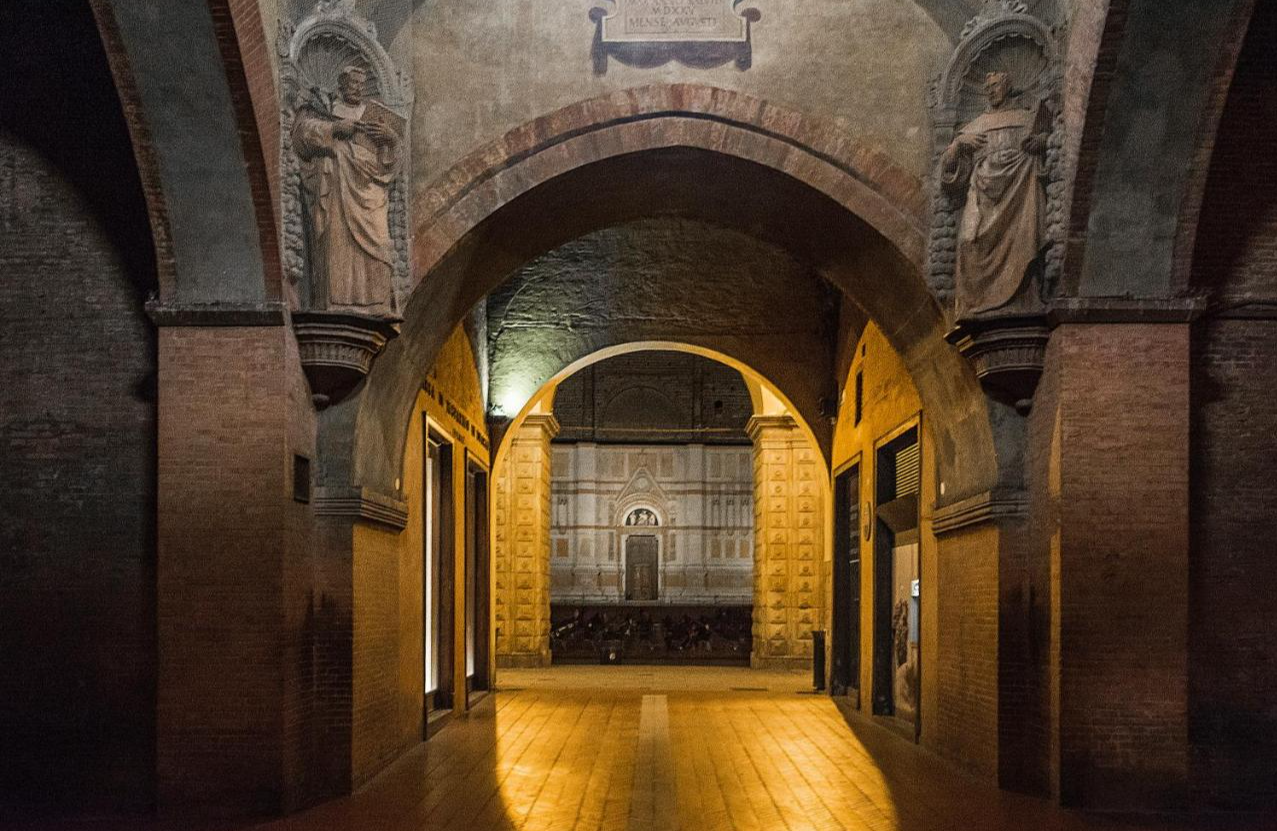 Entree van Hotel Corona d Oro in Bologna