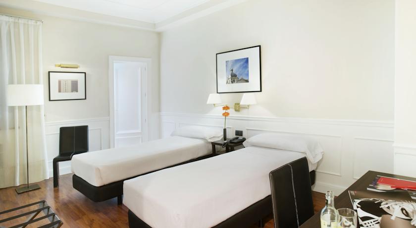 Tweepersoonskamer van hotel Cortezo in Madrid