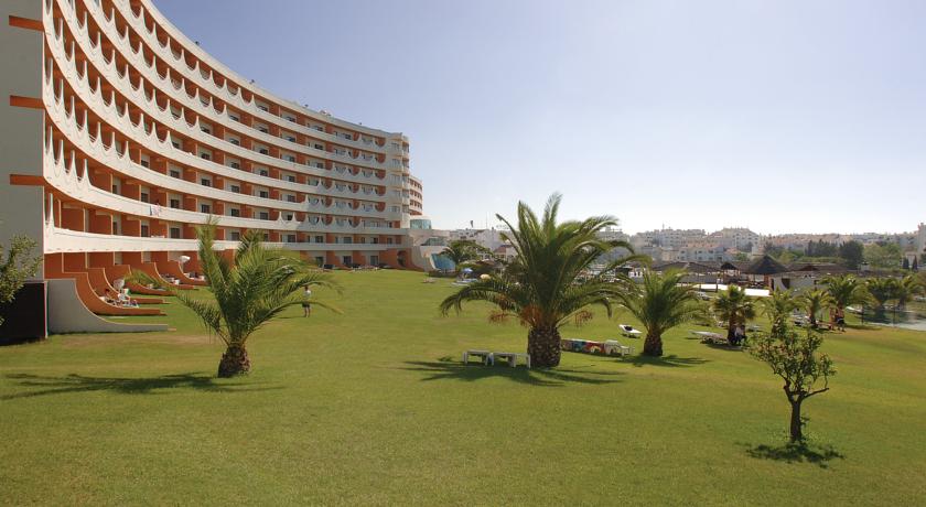 Tuin van Appartementen Paraiso Albufeira in Algarve