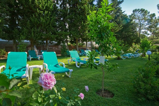 Tuin van Hotel Balaia Mar in de Algarve